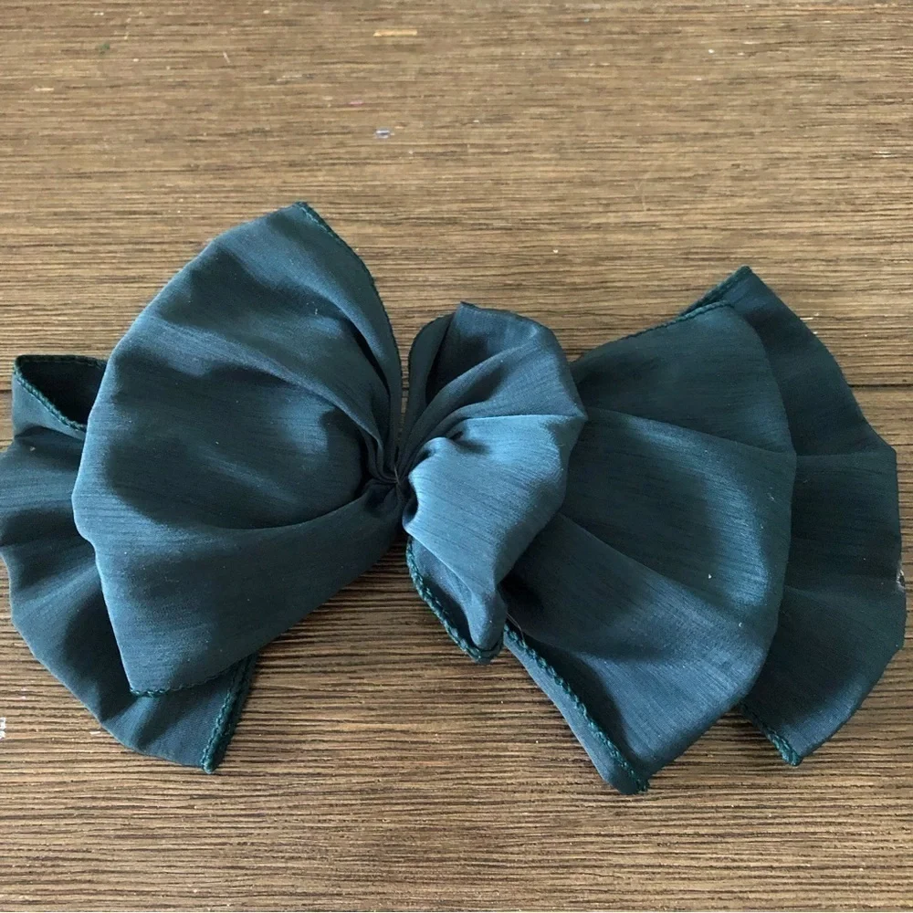 Vintage 90's hunter green bow clip